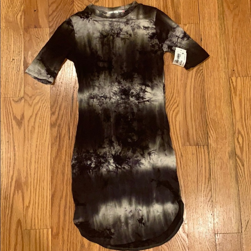 🤍Necessary Clothing bodycon dress🤍